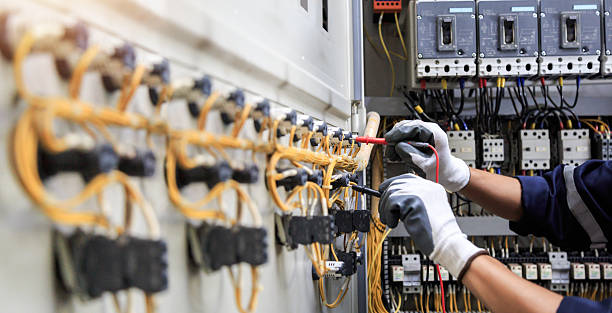 Professional Electrician technician working in Papillion, NE